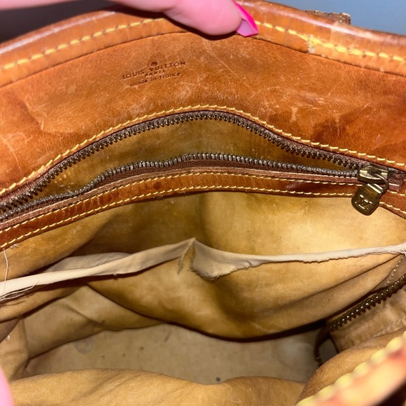 Authentic Vintage Louis Vuitton Shoulder Bucket Bag - Picture 3 of 6